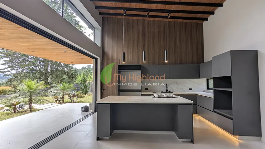Casa Campestre contemporánea para estrenar en Guarne