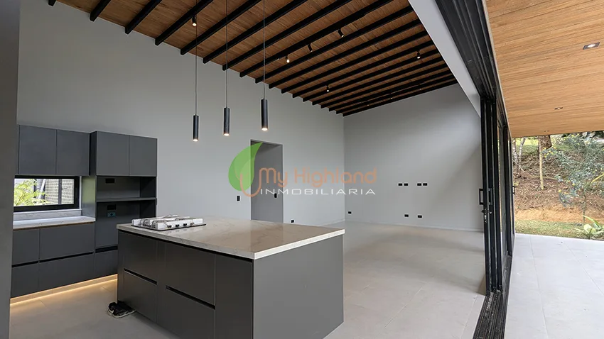 Casa Campestre contemporánea para estrenar en Guarne
