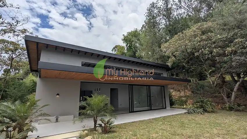 Casa Campestre contemporánea para estrenar en Guarne