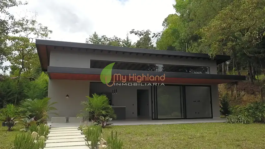 Casa Campestre contemporánea para estrenar en Guarne
