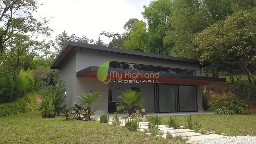 Casa Campestre contemporánea para estrenar en Guarne