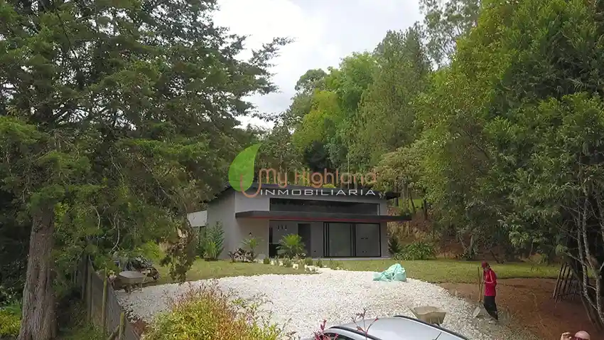 Casa Campestre contemporánea para estrenar en Guarne