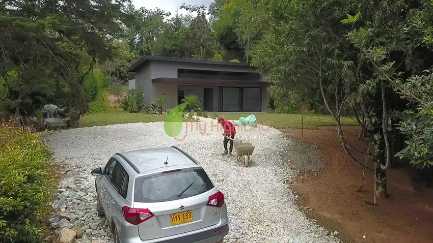 Casa Campestre contemporánea para estrenar en Guarne