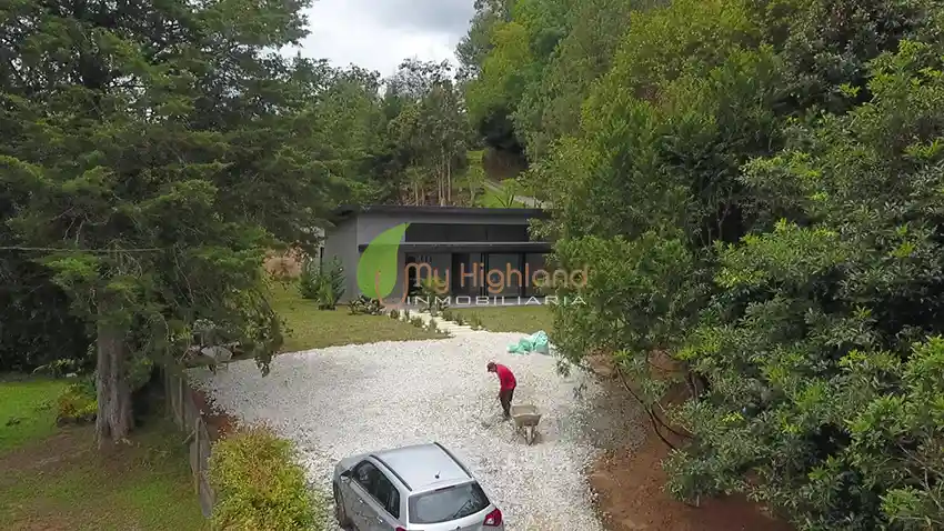 Casa Campestre contemporánea para estrenar en Guarne