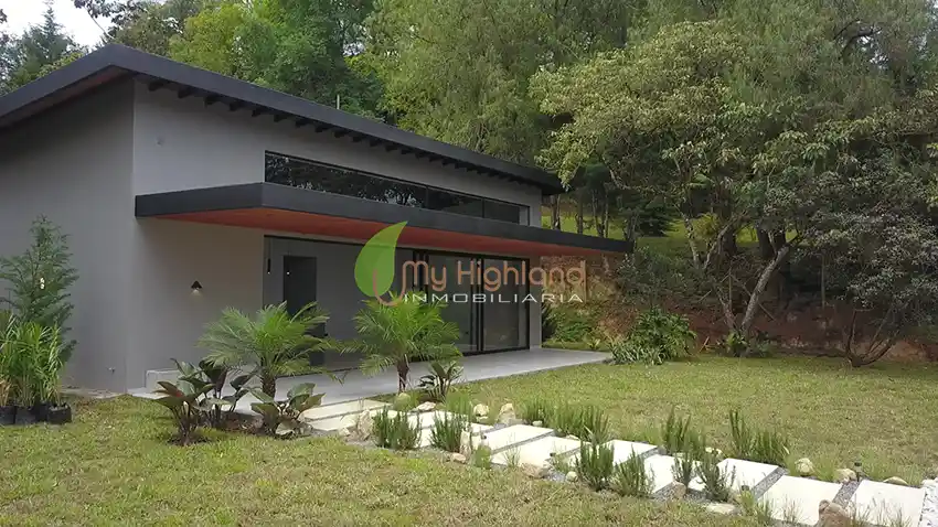 Casa Campestre contemporánea para estrenar en Guarne