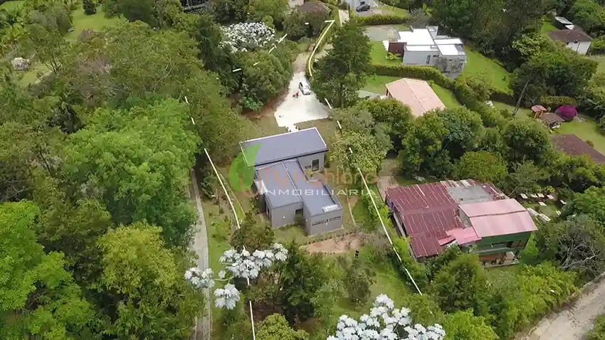 Casa Campestre contemporánea para estrenar en Guarne