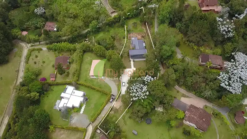 Casa Campestre contemporánea para estrenar en Guarne