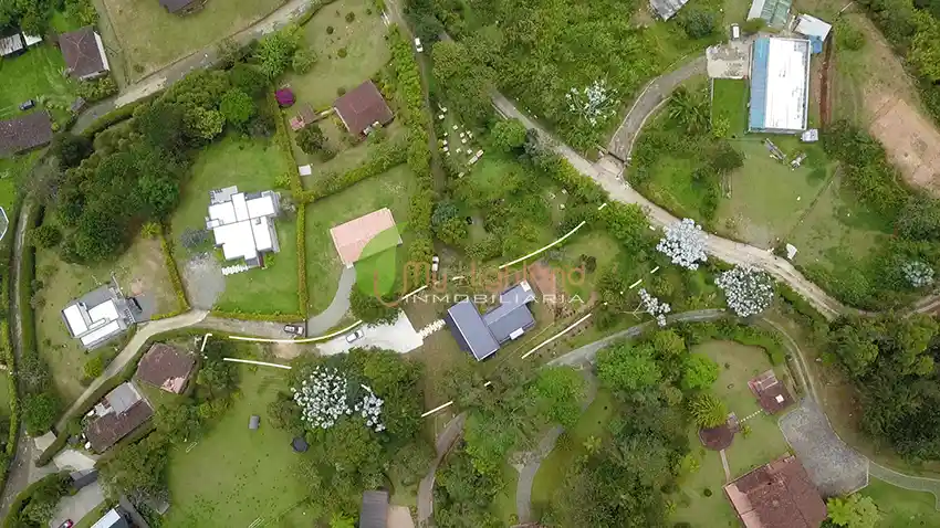 Casa Campestre contemporánea para estrenar en Guarne