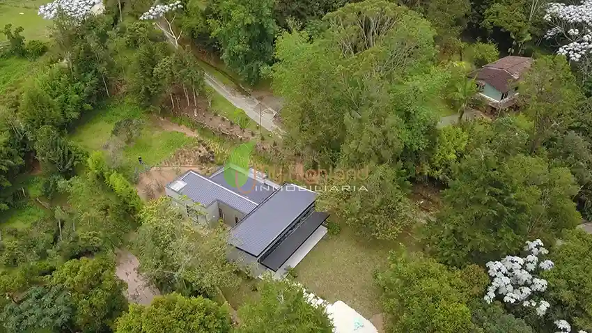 Casa Campestre contemporánea para estrenar en Guarne