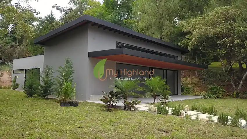 Casa-Campestre-Moderna-2.000-m²-Guarne-