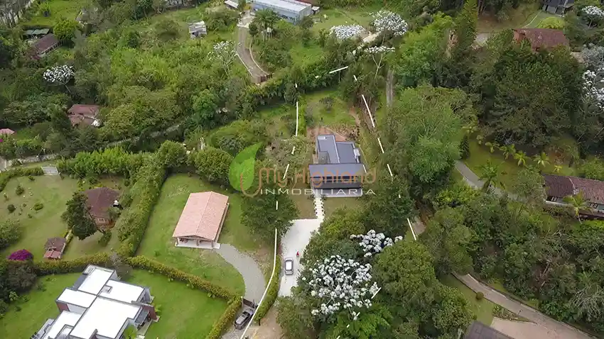 Casa Campestre contemporánea para estrenar en Guarne