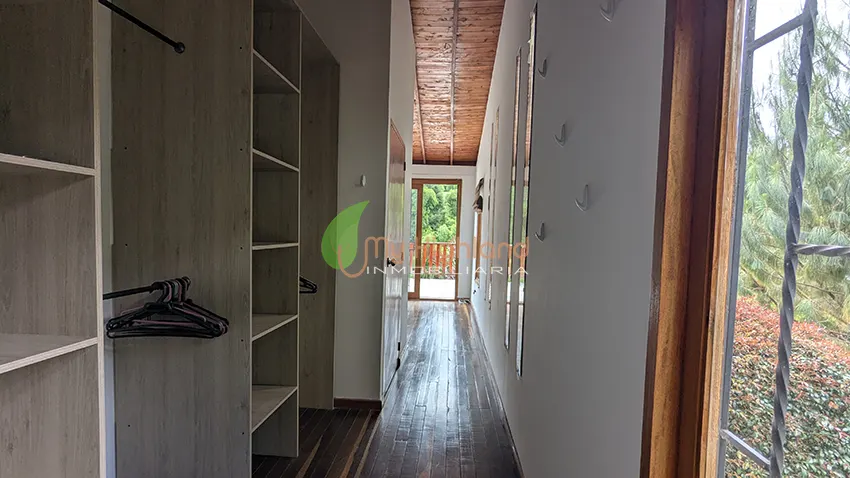 Casa Campestre de 3.318 m2 Con Dos Construcciones