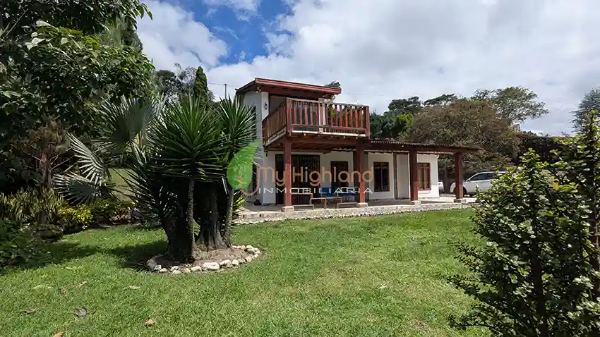 Casa Campestre de 3.318 m2 Con Dos Construcciones