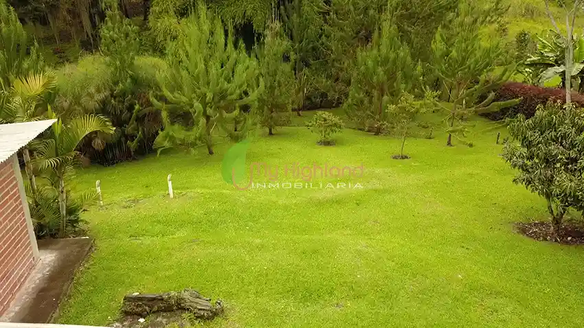 Casa Campestre de 3.318 m2 Con Dos Construcciones