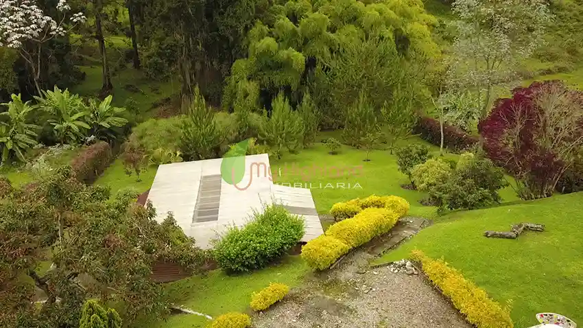 Casa Campestre de 3.318 m2 Con Dos Construcciones