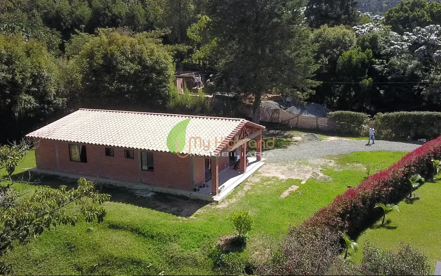 Casa Campestre A solo 250 mts de la autopista Med Bogota Guarne