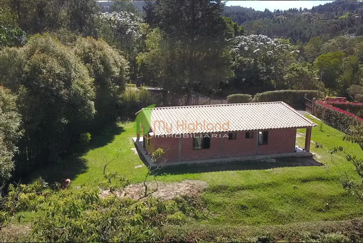 Casa Campestre A solo 250 mts de la autopista Med Bogota Guarne