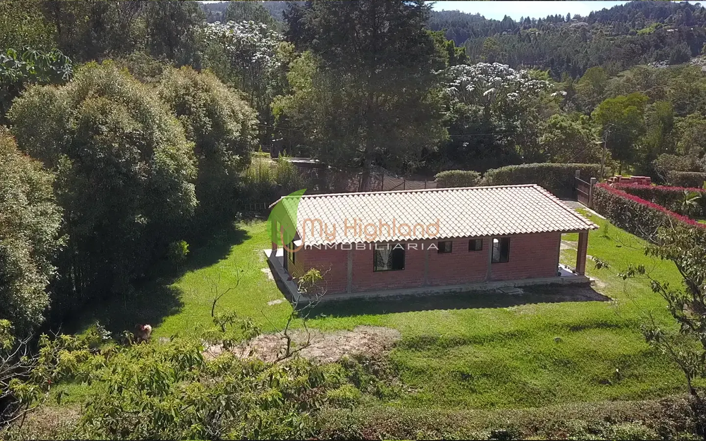 Casa Campestre A solo 250 mts de la autopista Med Bogota Guarne
