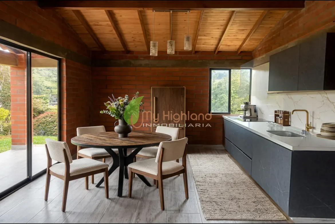 Casa Campestre A solo 250 mts de la autopista Med Bogota Guarne