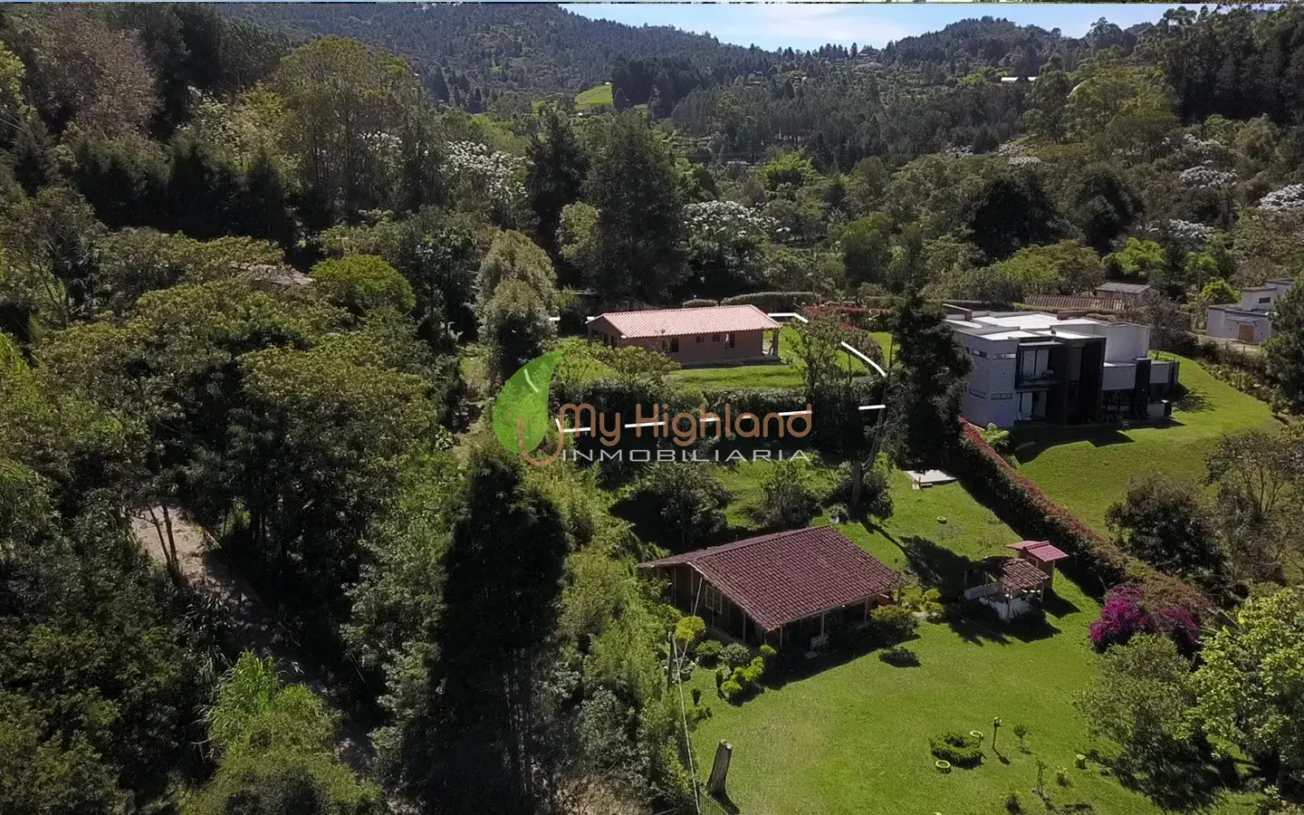 Casa Campestre A solo 250 mts de la autopista Med Bogota Guarne