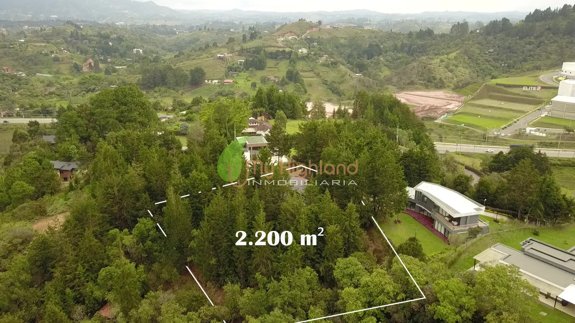 Finca Moderna 2.200 m² Sector Aeropuerto-02 copia Finca En Parcelación de 2.200 m2 Sector Aeropuerto