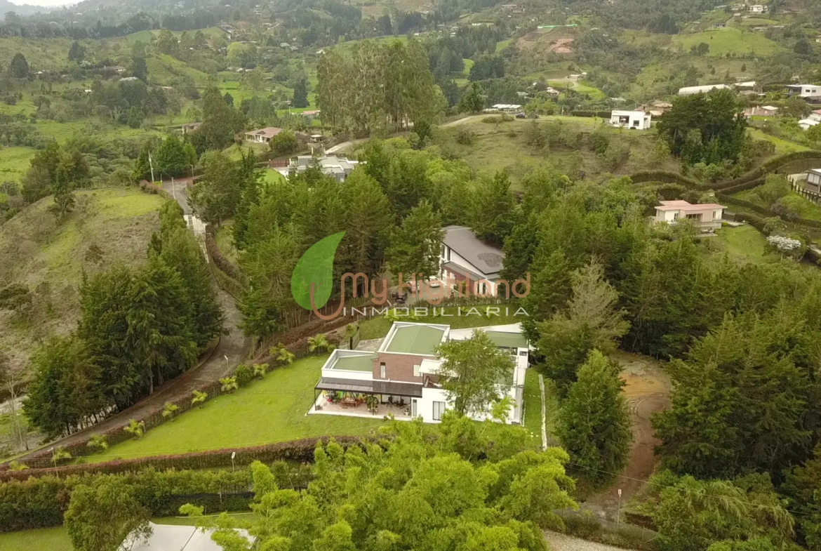 Finca En Parcelación de 2.200 m2 Sector Aeropuerto