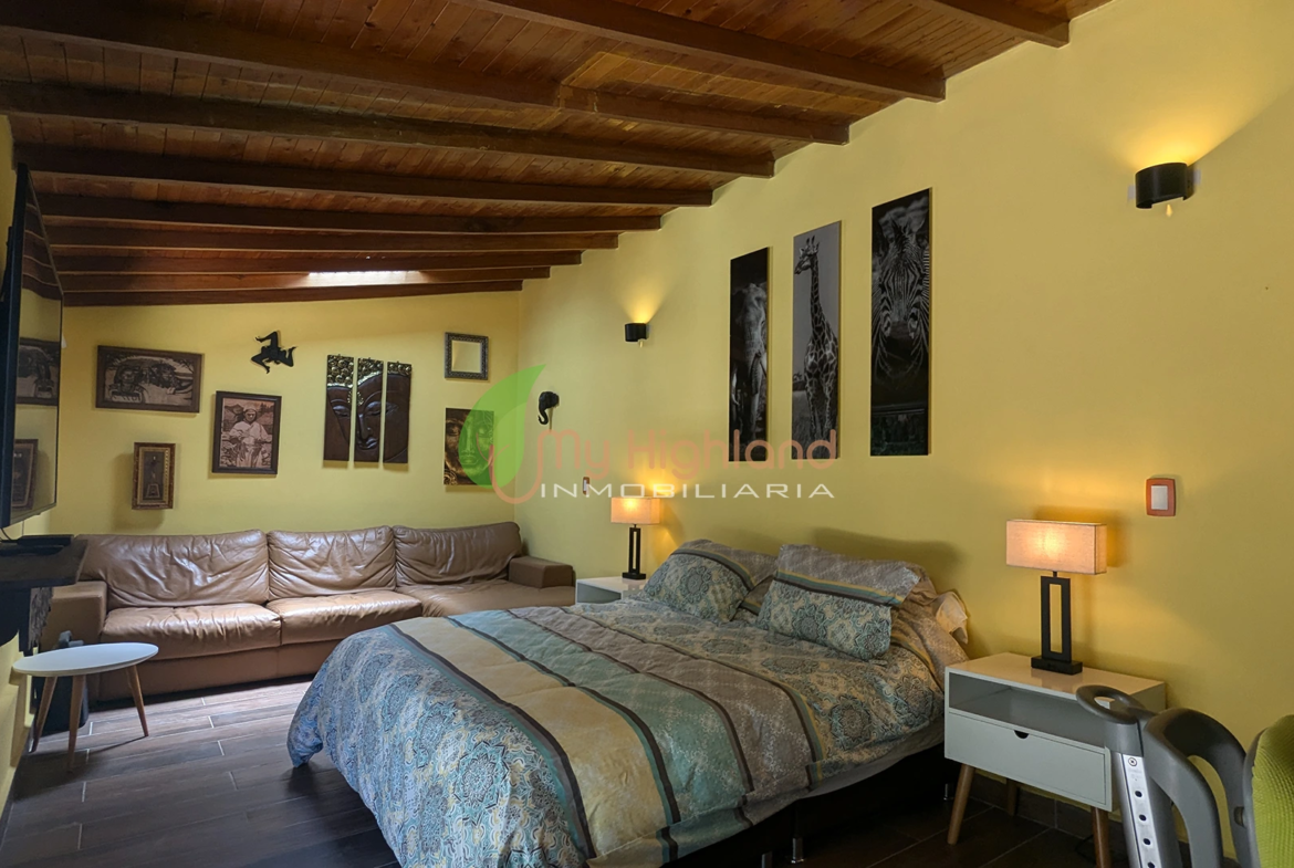 Finca de 2.200 m2 con 2 construcciones Manpuesto