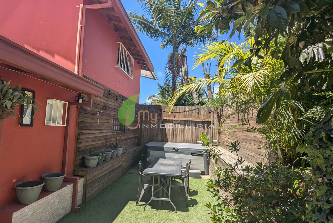 Finca de 2.200 m2 con 2 construcciones Manpuesto