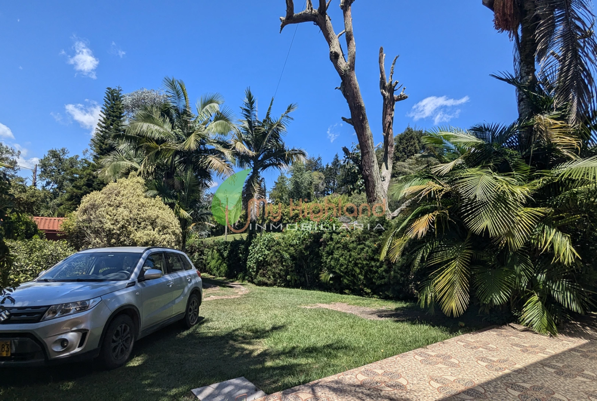 Finca de 2.200 m2 con 2 construcciones Manpuesto
