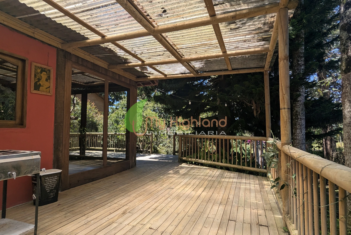 Finca de 2.200 m2 con 2 construcciones Manpuesto