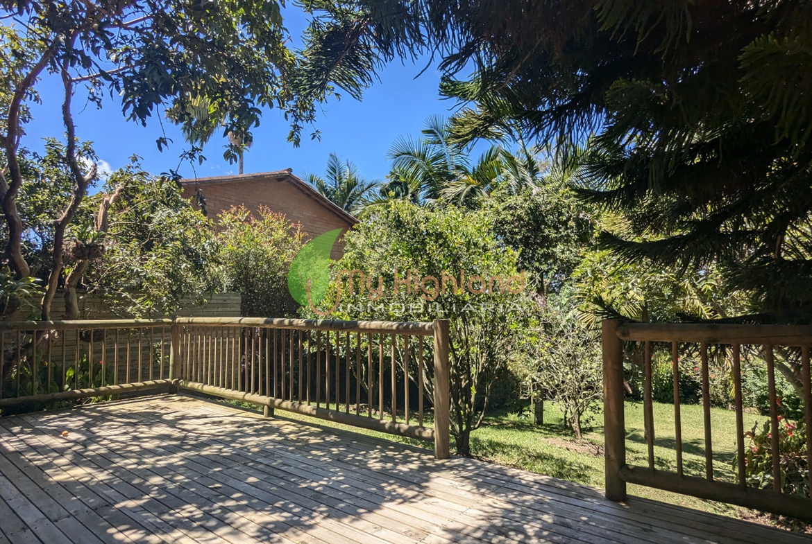 Finca de 2.200 m2 con 2 construcciones Manpuesto