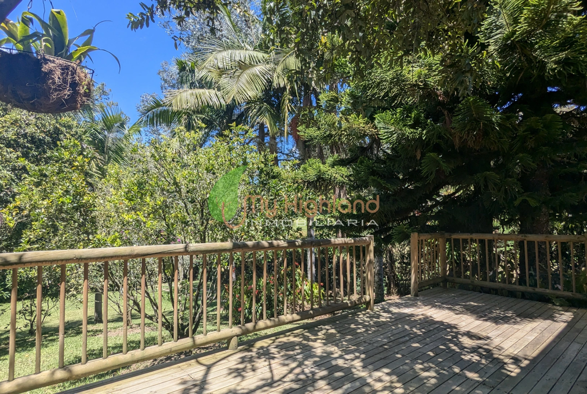 Finca de 2.200 m2 con 2 construcciones Manpuesto
