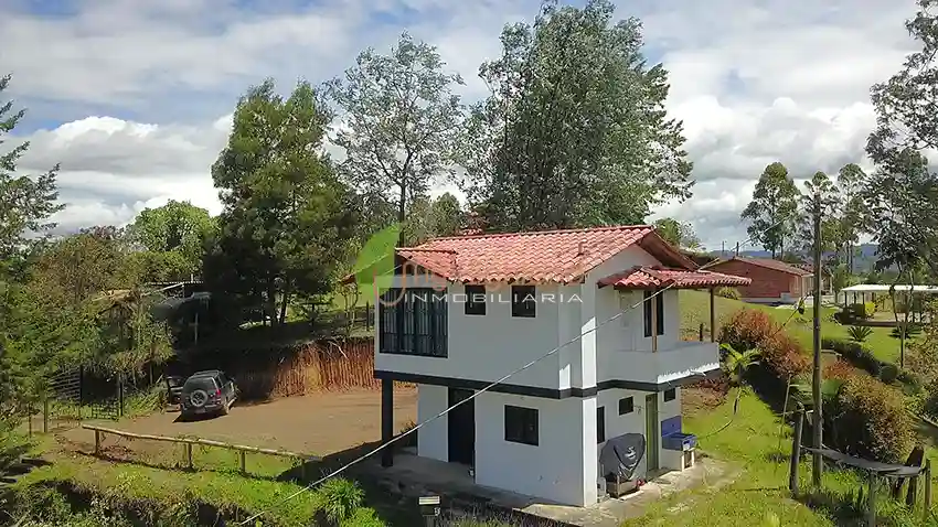 Venta de Finca de 2.500 m2 Sector Garrido Guarne Antioquia