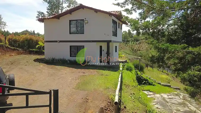 Venta de Finca de 2.500 m2 Sector Garrido Guarne Antioquia