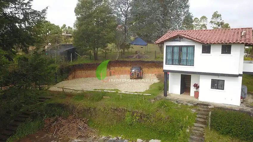 Venta de Finca de 2.500 m2 Sector Garrido Guarne Antioquia