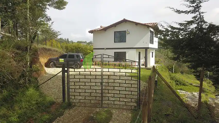 Venta de Finca de 2.500 m2 Sector Garrido Guarne Antioquia