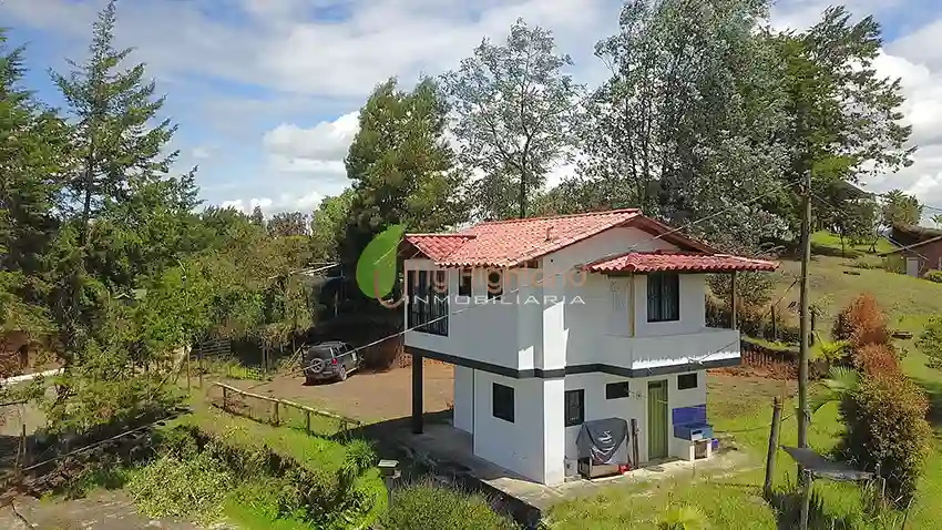 Venta de Finca de 2.500 m2 Sector Garrido Guarne Antioquia