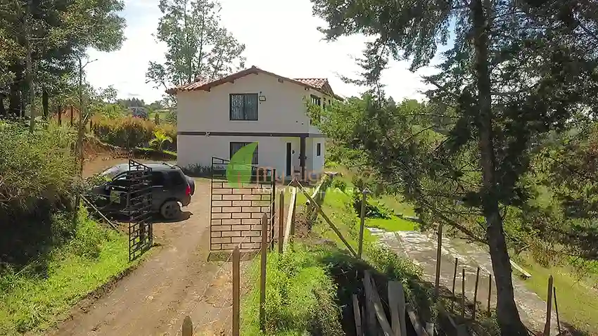 Venta de Finca de 2.500 m2 Sector Garrido Guarne Antioquia