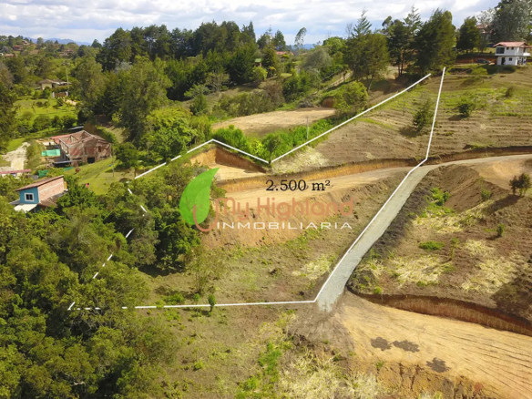 Lote-2.500-m²-En-Condominio-en-Guarne