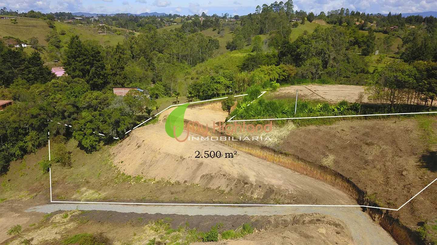 Lote 2.500 m2 Condominio Guarne, Antioquia