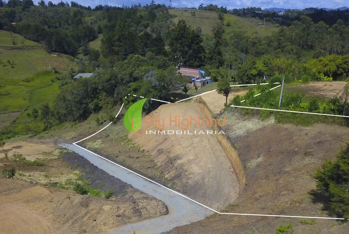 Lote 2.500 m2 Condominio Guarne, Antioquia