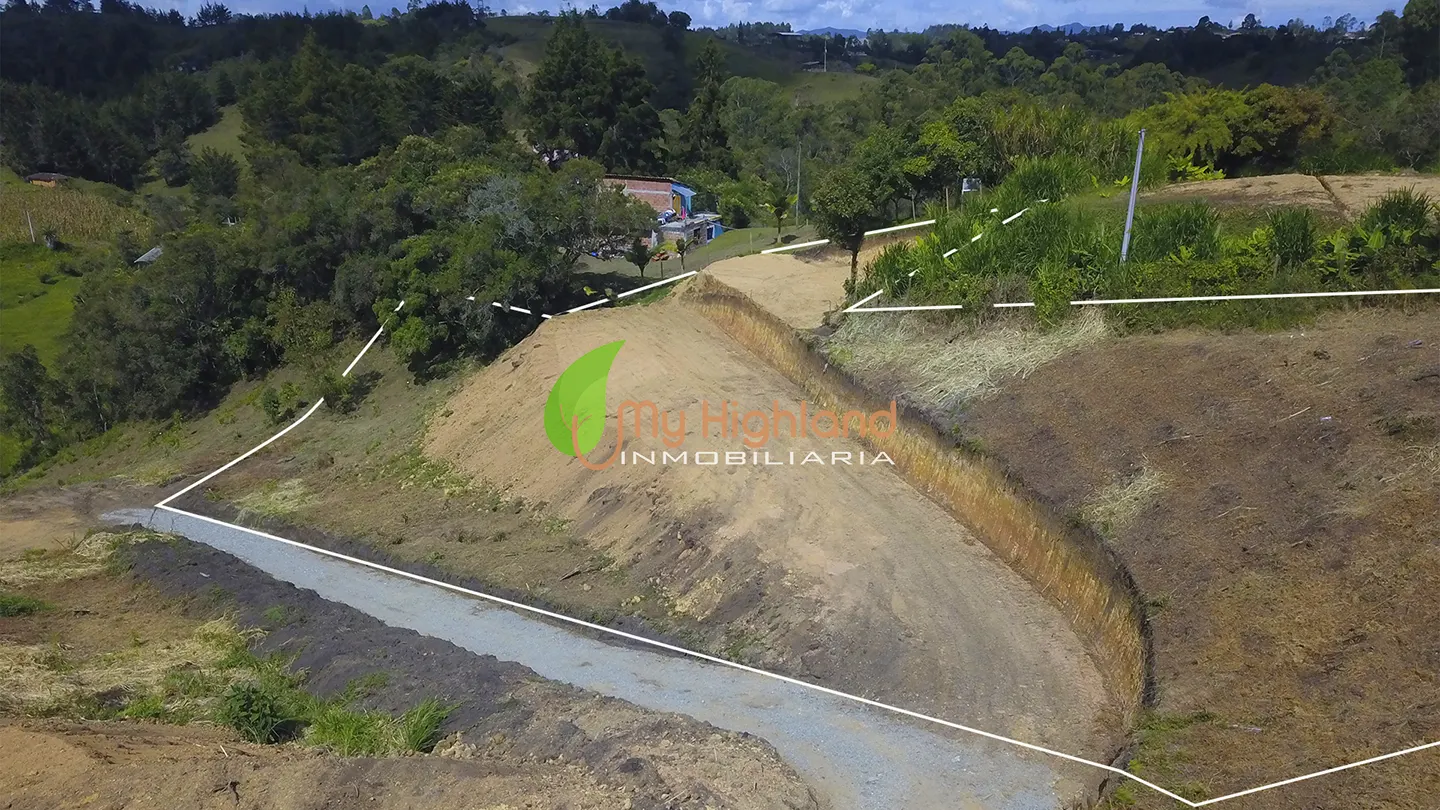 Lote 2.500 m2 Condominio Guarne, Antioquia