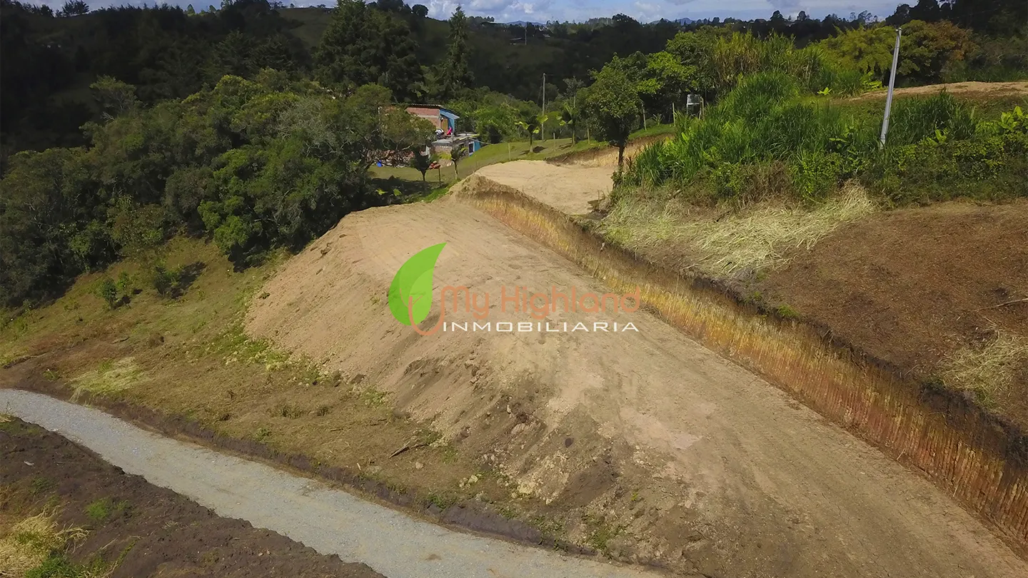 Lote 2.500 m2 Condominio Guarne, Antioquia