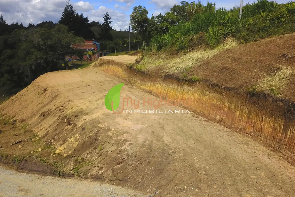 Lote 2.500 m2 Condominio Guarne, Antioquia