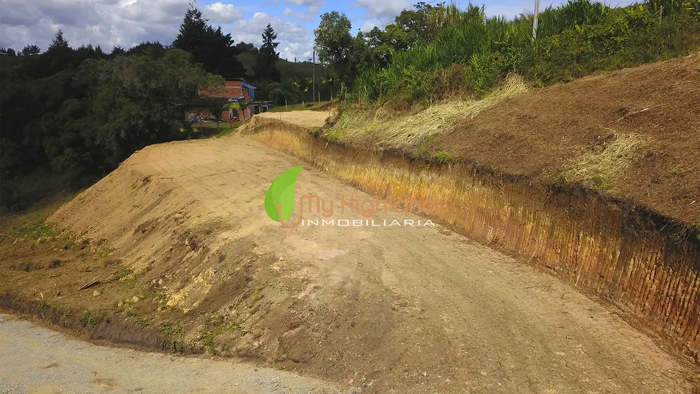 Lote 2.500 m2 Condominio Guarne, Antioquia