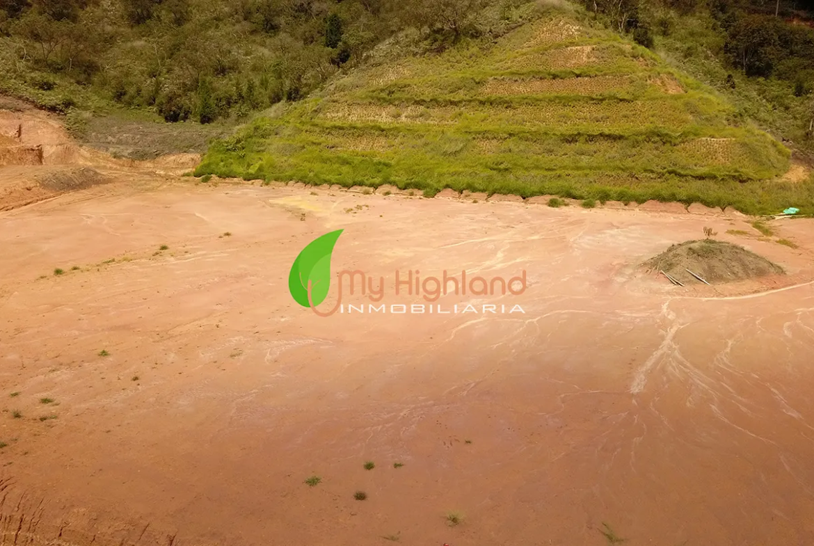 Lote Industrial 70.000 m² Variante Aeropuerto