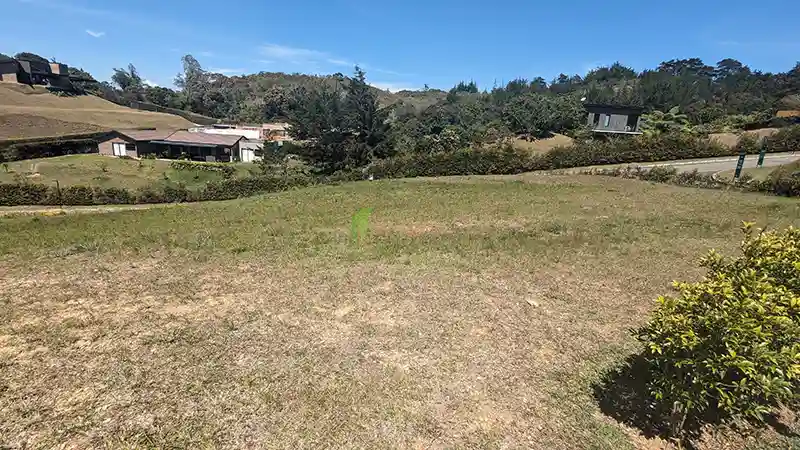 Lote de 2.738 m² en Parcelación vía San Antonio La Ceja