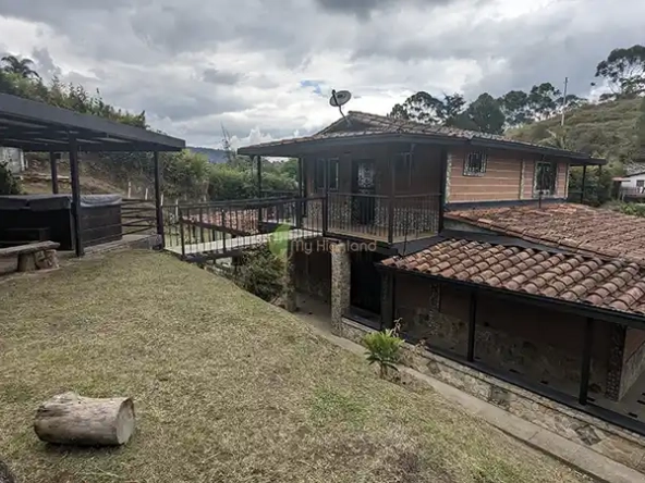 Finca-de-1.241-m²-Toldas Guarne