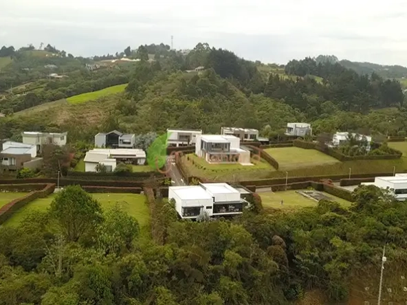 Casa-Campestre-en-El-Alto-de-Las-Palmas