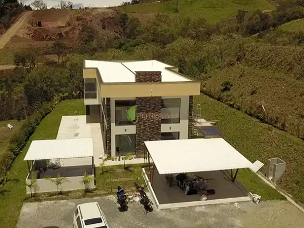Casa Campestre 2.300 m² Sector Aeropuerto